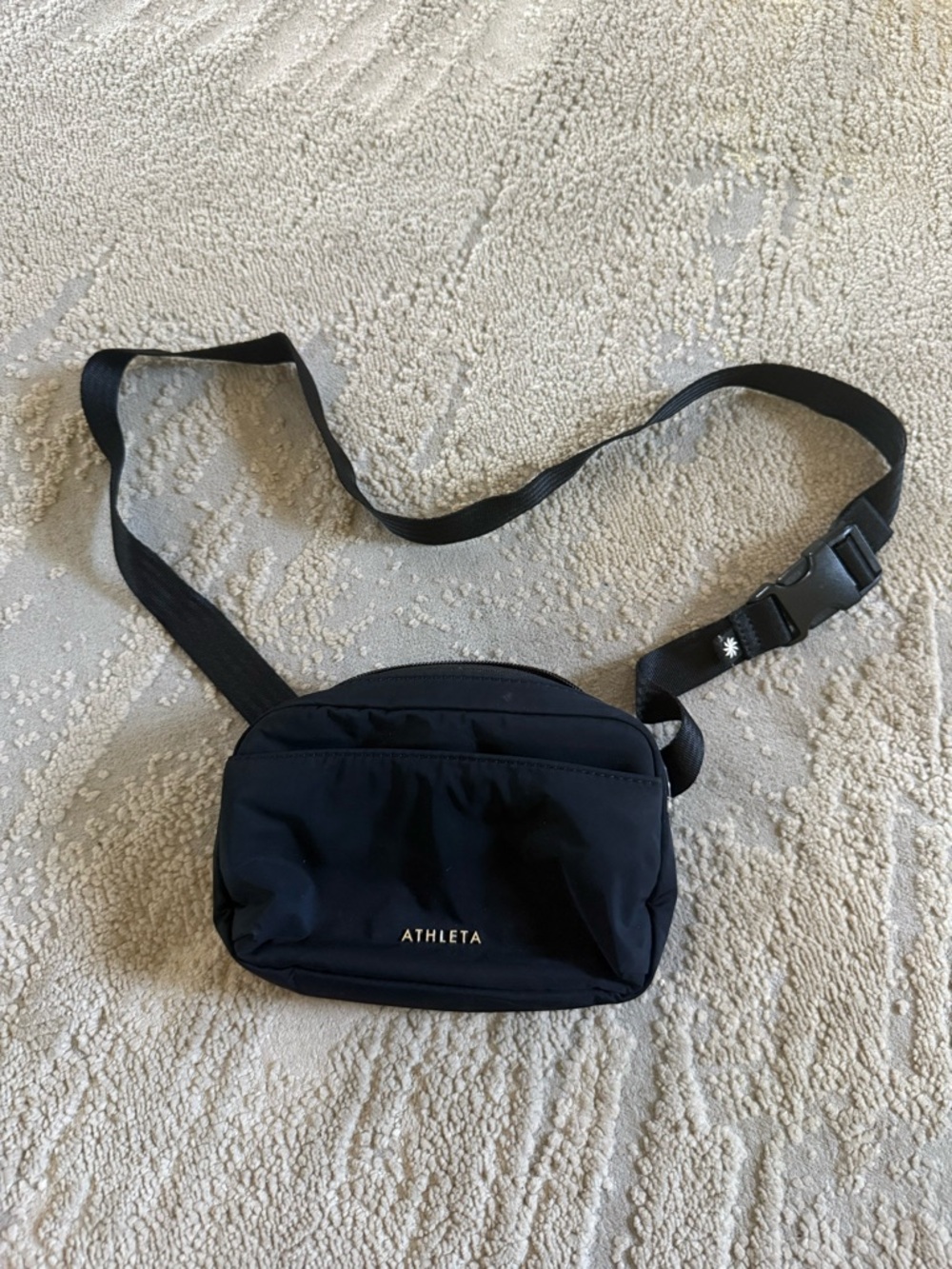 Athleta All About Crossbody Belt Bag black Adjustable convertible straps